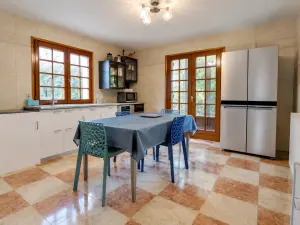 Chaumière avec étang privé près de Paris — Lieu unique pour événements & tournages