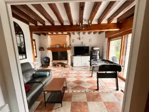 Chaumière avec étang privé près de Paris — Lieu unique pour événements & tournages