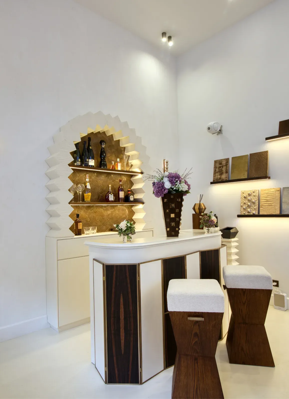 Showroom lumineux avec pièces de designers à Bourg-la-Reine