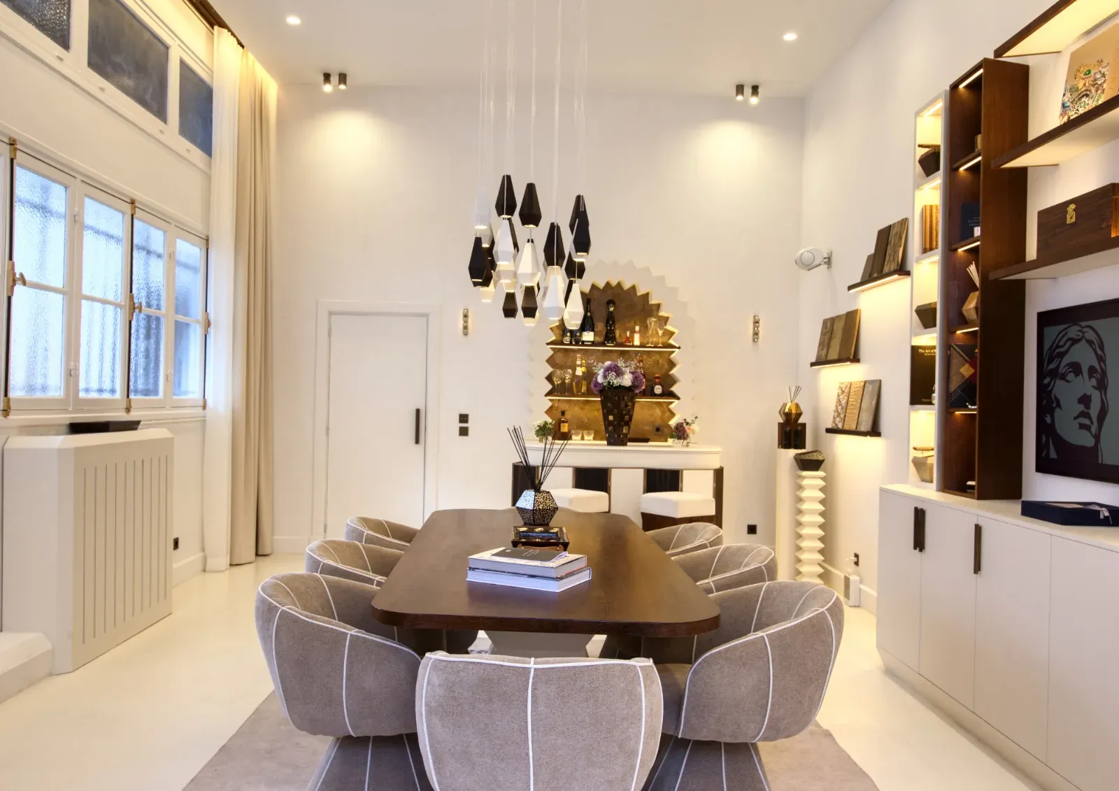 Showroom lumineux avec pièces de designers à Bourg-la-Reine