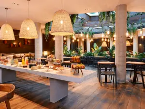 Contemporary 4-Star Hotel Event Venue in Paris 15th Arrondissement