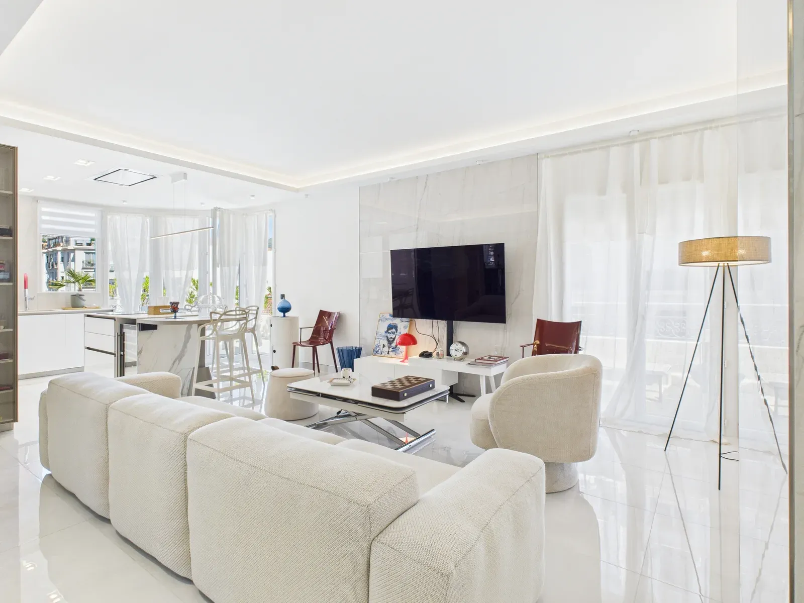 Penthouse Moderne 3 Chambres avec Terrasse sur le Toit à Cannes