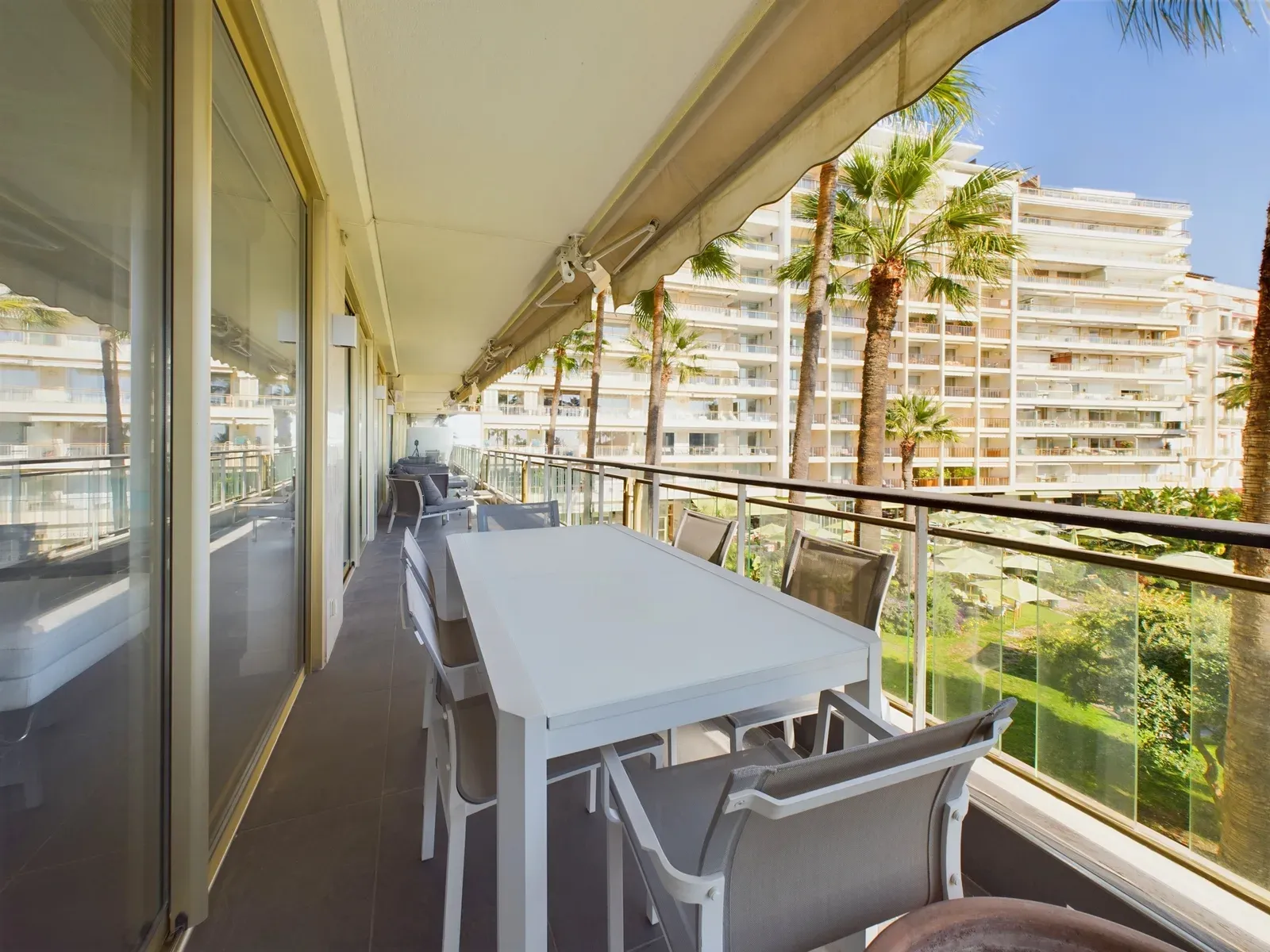 Appartement de luxe 3 chambres avec terrasse vue mer à Cannes