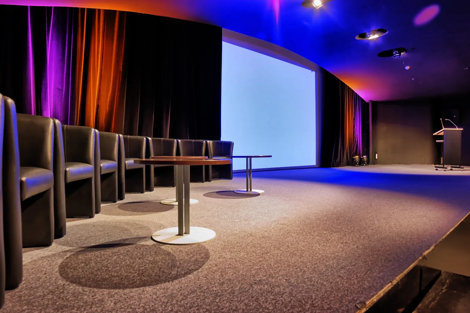 Auditorium spacieux de 450 m² à Paris pour conférences et événements d'entreprise