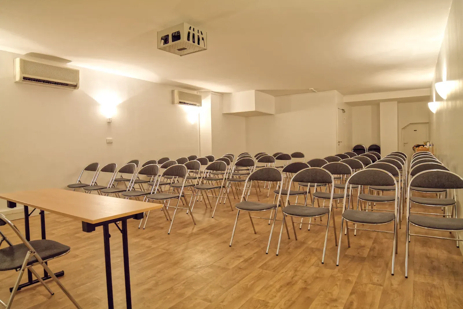 Espace Élégant de 60 m² pour Réunions et Événements à Paris