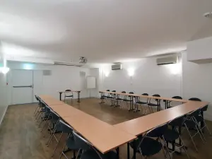 Espace Élégant de 60 m² pour Réunions et Événements à Paris