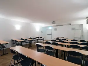 Espace Élégant de 60 m² pour Réunions et Événements à Paris