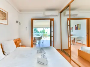 Sea View Apartment Near Midi Beaches in Cannes