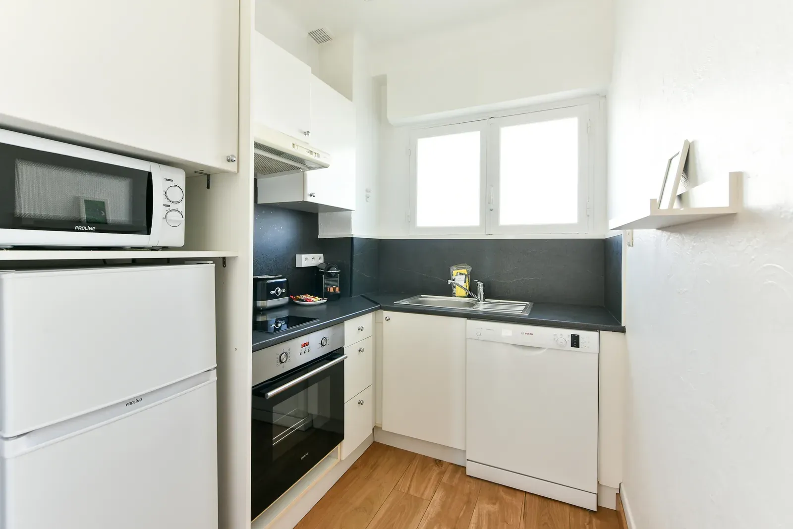 Sea View Apartment Near Midi Beaches in Cannes