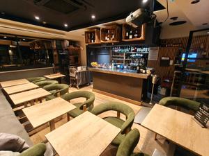 Café-Restaurant in the Heart of Cannes for Business Events