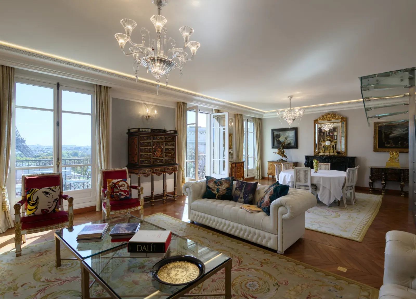 Appartement d'exception à Paris avec vue sur la Tour Eiffel