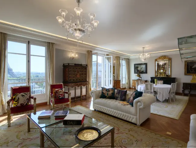 Appartement d'exception à Paris avec vue sur la Tour Eiffel