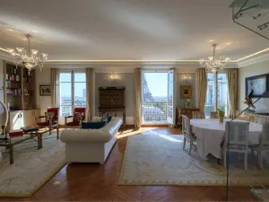 Appartement d'exception à Paris avec vue sur la Tour Eiffel