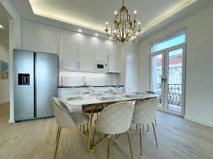 Apartment in the Heart of Cannes for Business Trips and Events