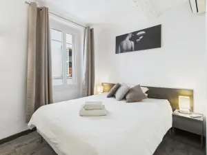Traditional 5-Bedroom Townhouse in Old Town Cannes