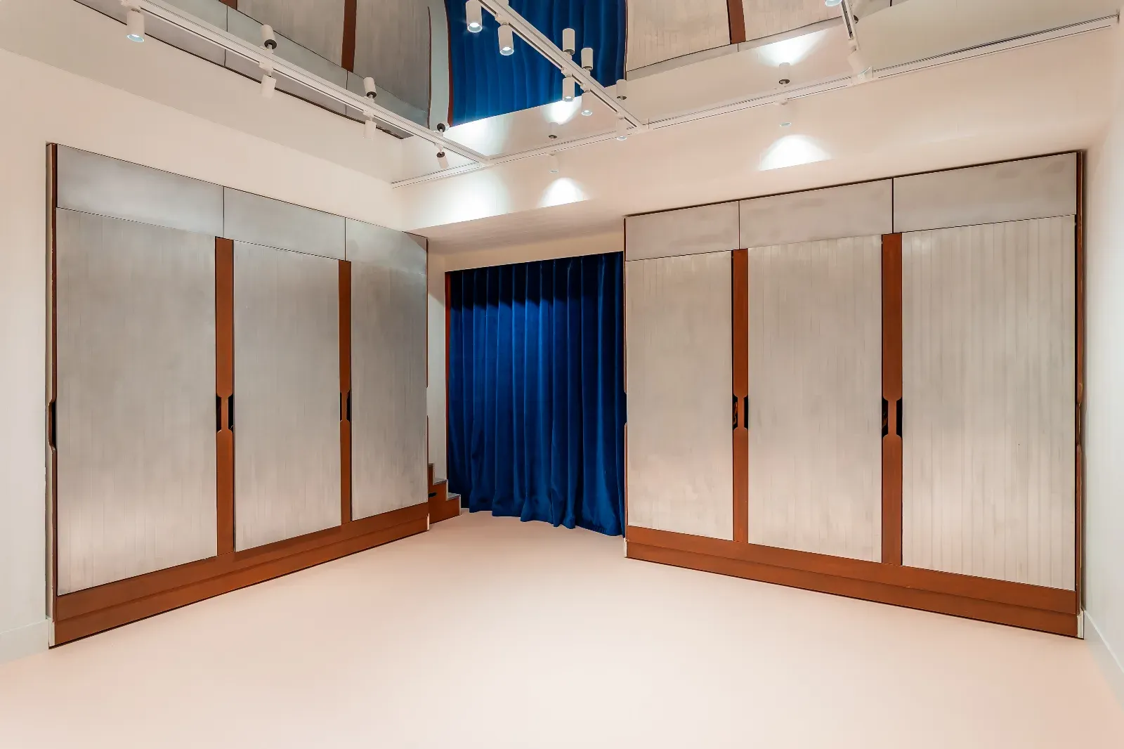 Margaux Derhy Studio: Flexible Event Space in Paris 10th