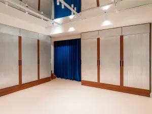 Margaux Derhy Studio: Flexible Event Space in Paris 10th