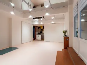 Margaux Derhy Studio: Flexible Event Space in Paris 10th