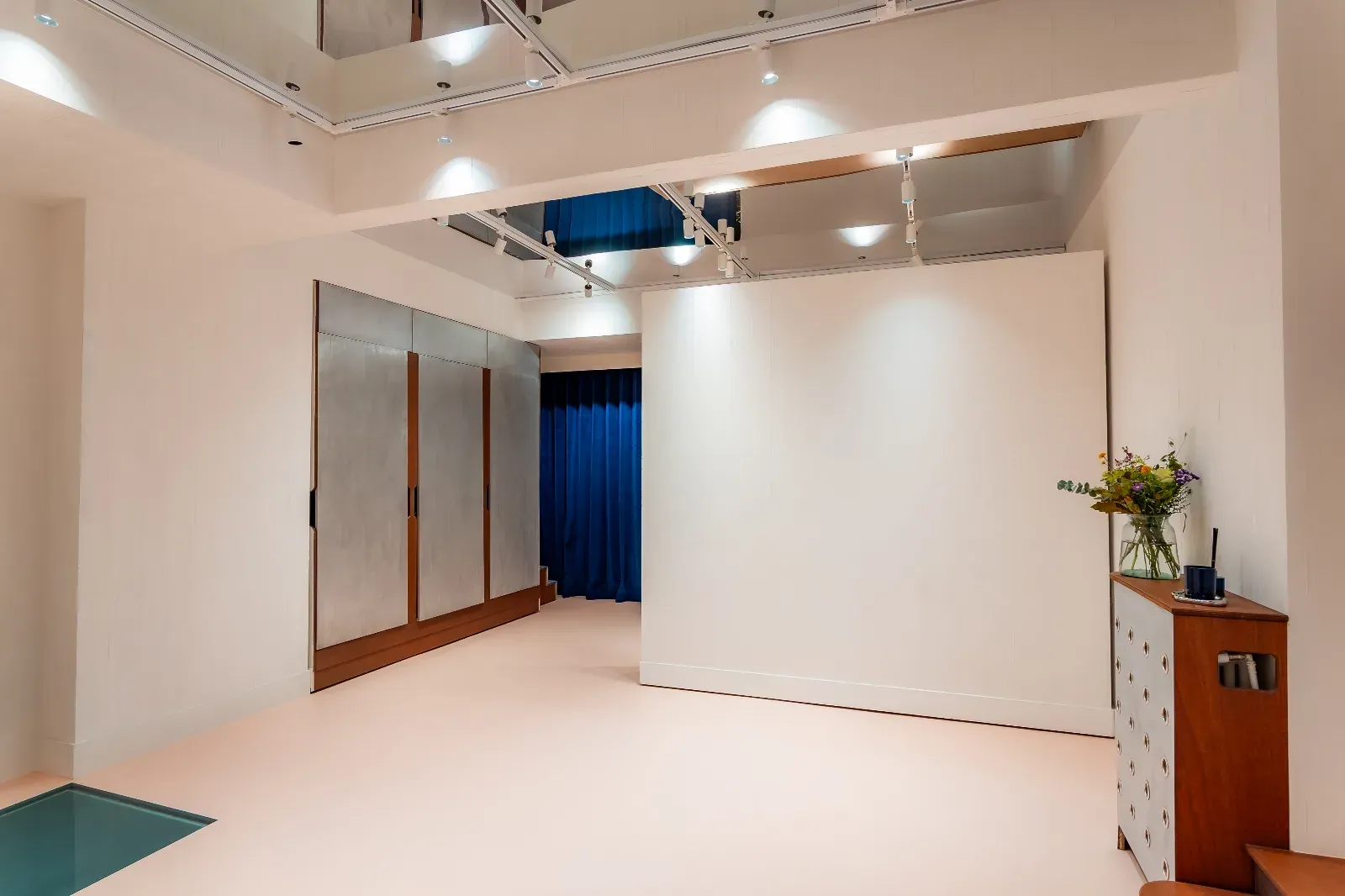 Margaux Derhy Studio: Flexible Event Space in Paris 10th