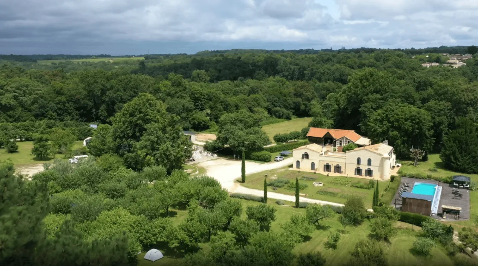 Unique Event Venue Near Bordeaux with 20 Hectares of Nature