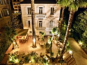 Hôtel de Charme avec Terrasse et Salle de Conférence à Cannes