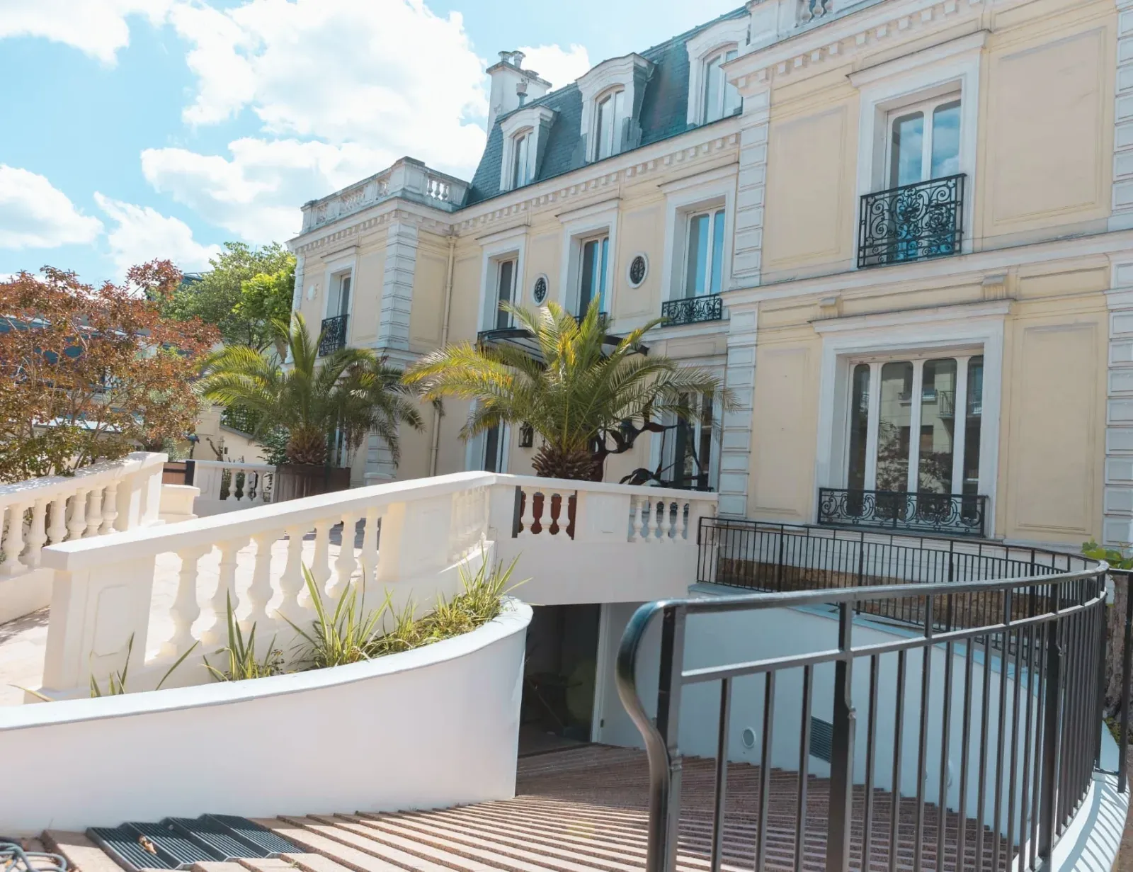 Exceptional Event Venue in Nogent-sur-Marne with Pool & Garden