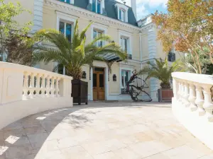 Lieu d'exception pour événements à Nogent-sur-Marne avec piscine et jardin