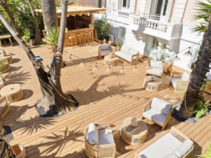 Boutique Hotel with Outdoor Terrace and Bar in Cannes