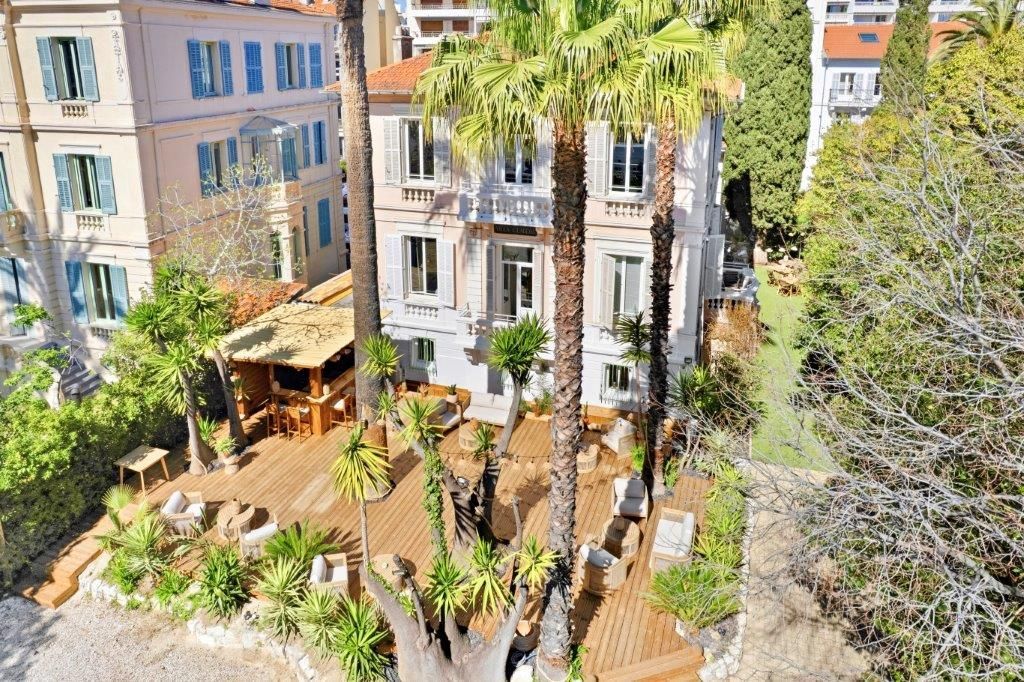 Hôtel Boutique avec Terrasse Extérieure et Bar à Cannes