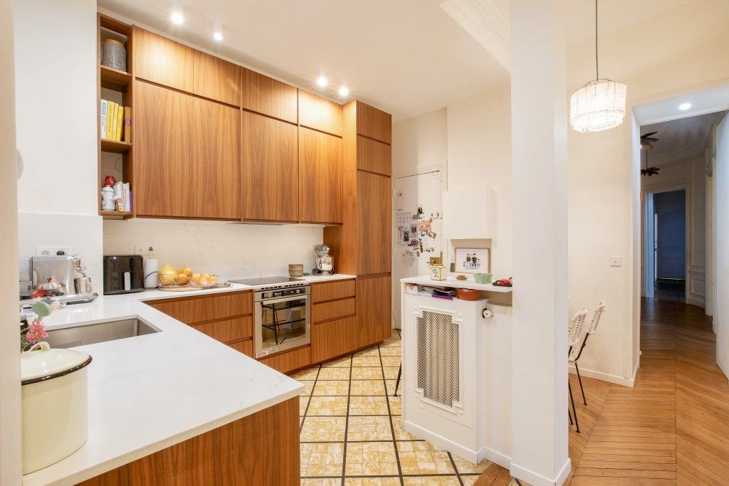 Appartement familial rénové de 130 m² avec lumière naturelle à Passy, Paris 16e