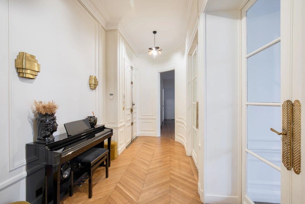 Appartement familial rénové de 130 m² avec lumière naturelle à Passy, Paris 16e