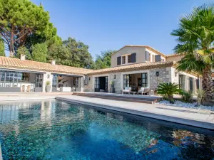 Provençal Villa with Pool for Events in Saint-Rémy-de-Provence
