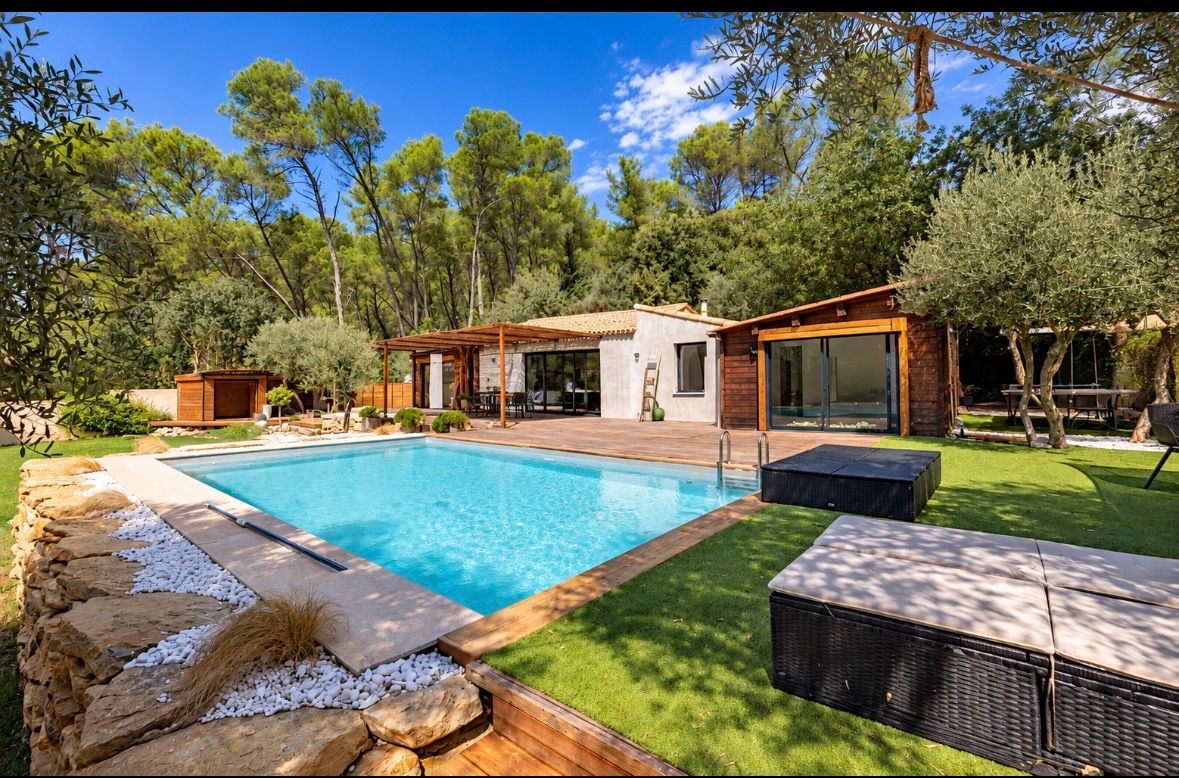 Villa in Gémenos with Private Pool and Garden – Ideal for Events