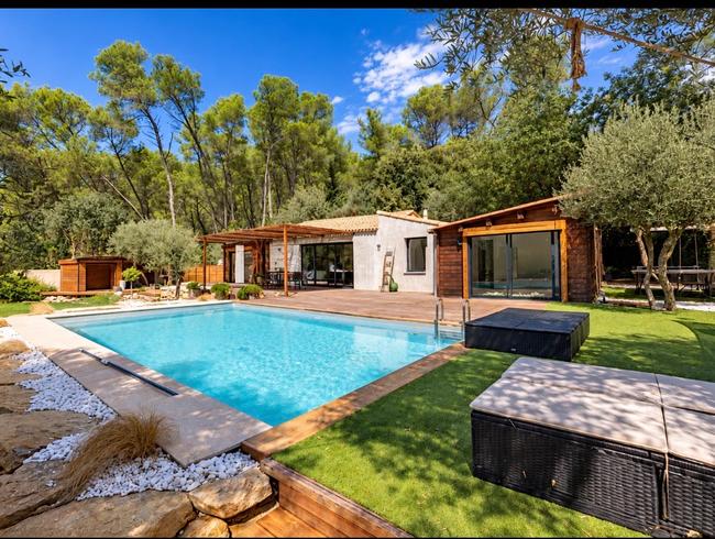 Villa in Gémenos with Private Pool and Garden – Ideal for Events
