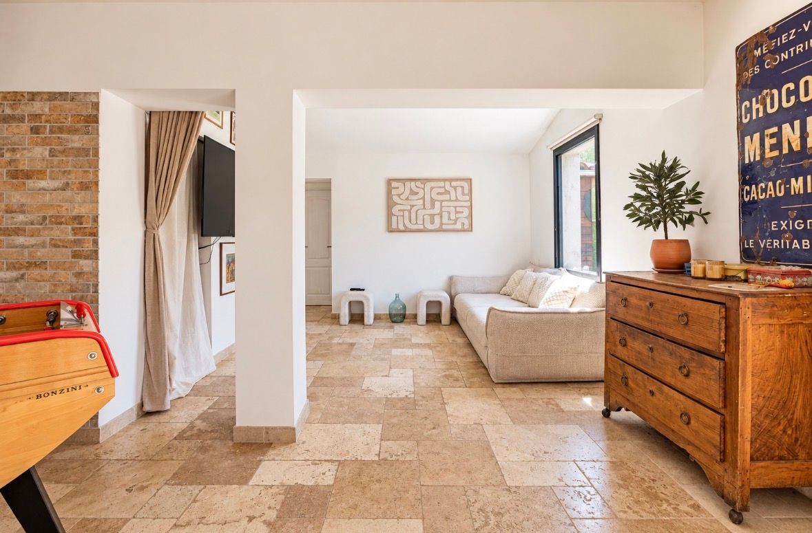 Villa in Gémenos with Private Pool and Garden – Ideal for Events