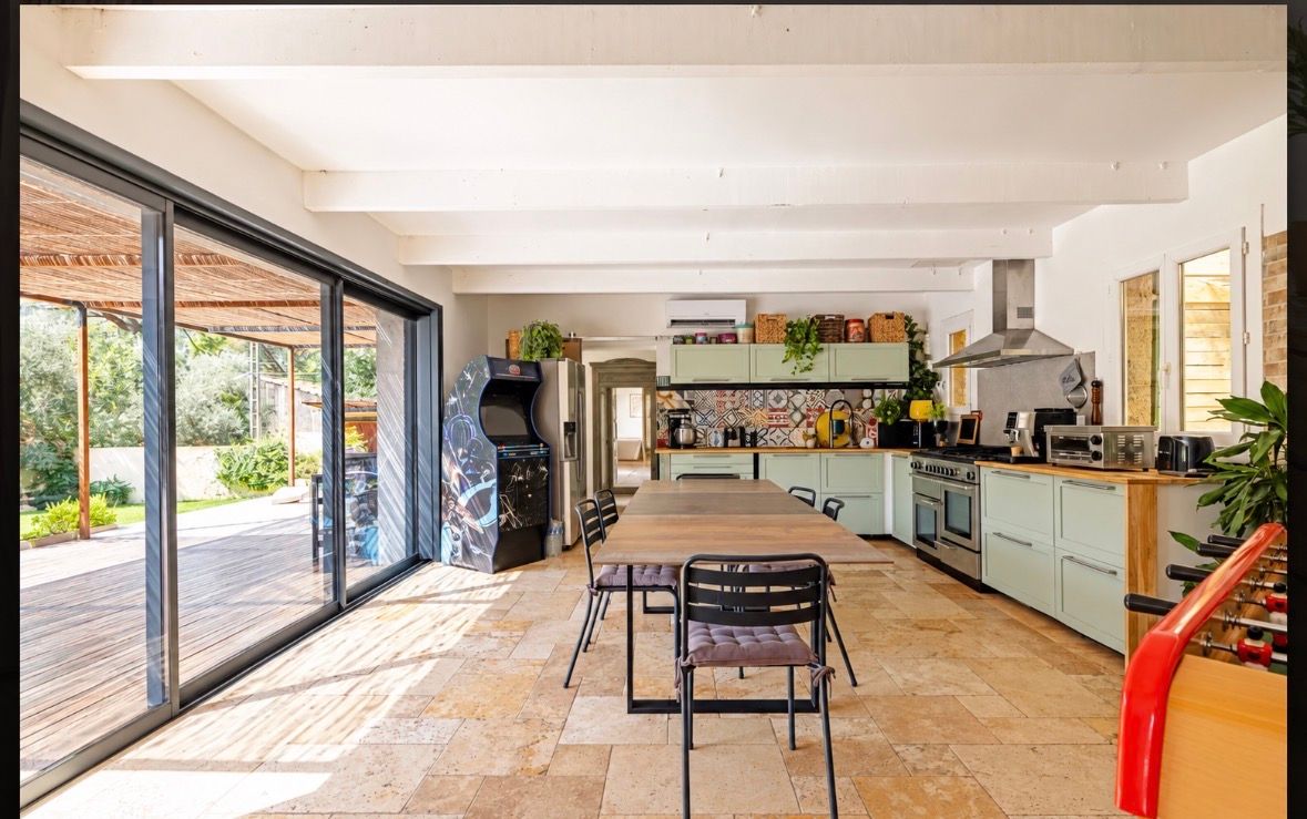 Villa in Gémenos with Private Pool and Garden – Ideal for Events