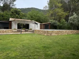 Villa in Gémenos with Private Pool and Garden – Ideal for Events