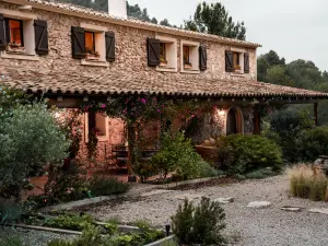 17th-Century Catalan Farmhouse for Corporate Events in Alt Penedès