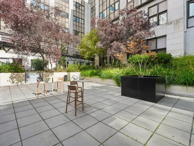 Patio Extérieur pour Événements à Paris 15e