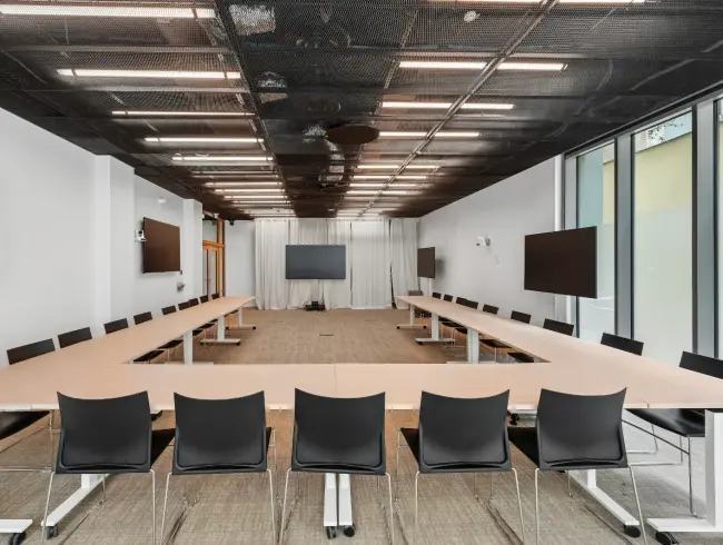 Boardroom for Rent in Paris 15 - 94 m² Meeting Space