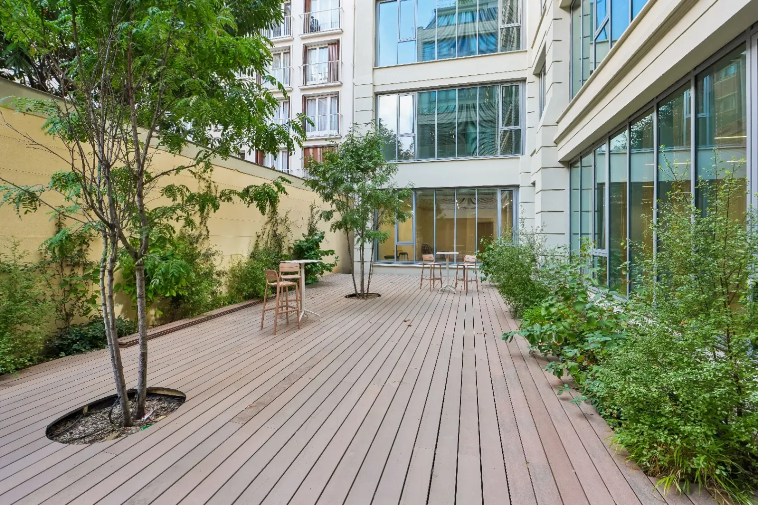 Patio extérieur pour cocktails et événements d'entreprise à Paris