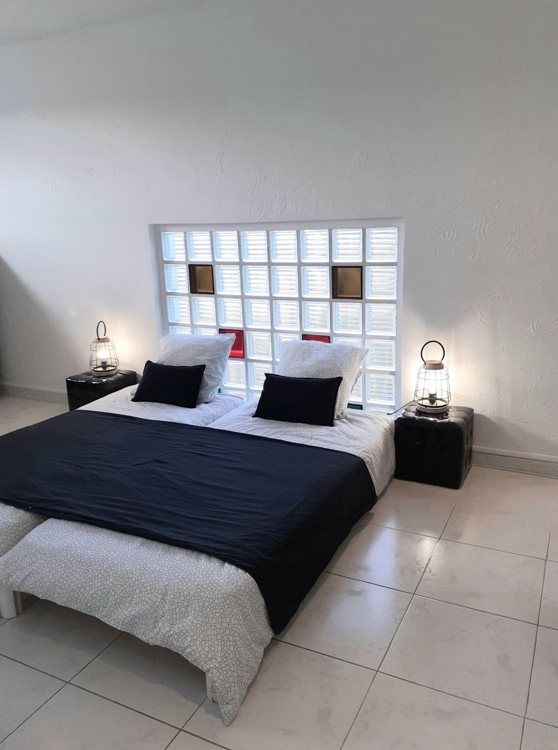 Beautiful villa with private terrace, swimming pool and tennis court