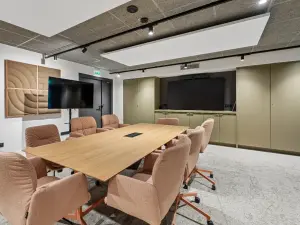 Six Meeting Rooms for Small Group Meetings in Paris 15
