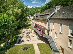 Hôtel familial au bord du Lot — Banassac, Lozère