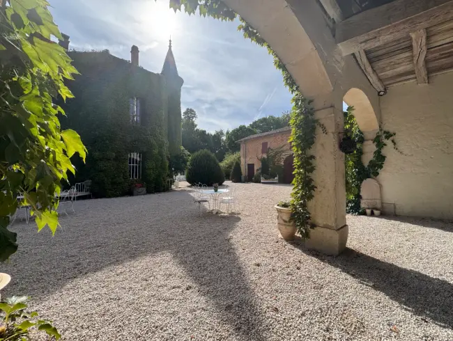Château pour événements à Châtillon-la-Palud, France