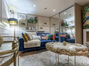 Charming 65m² Venue in Passy, Paris 16th - Ideal for Events & Productions