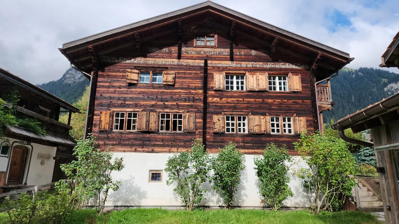 Traditional Swiss Chalet for Events in Klosters-Serneus
