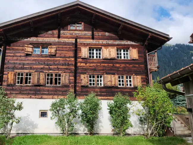 Traditional Swiss Chalet for Events in Klosters-Serneus