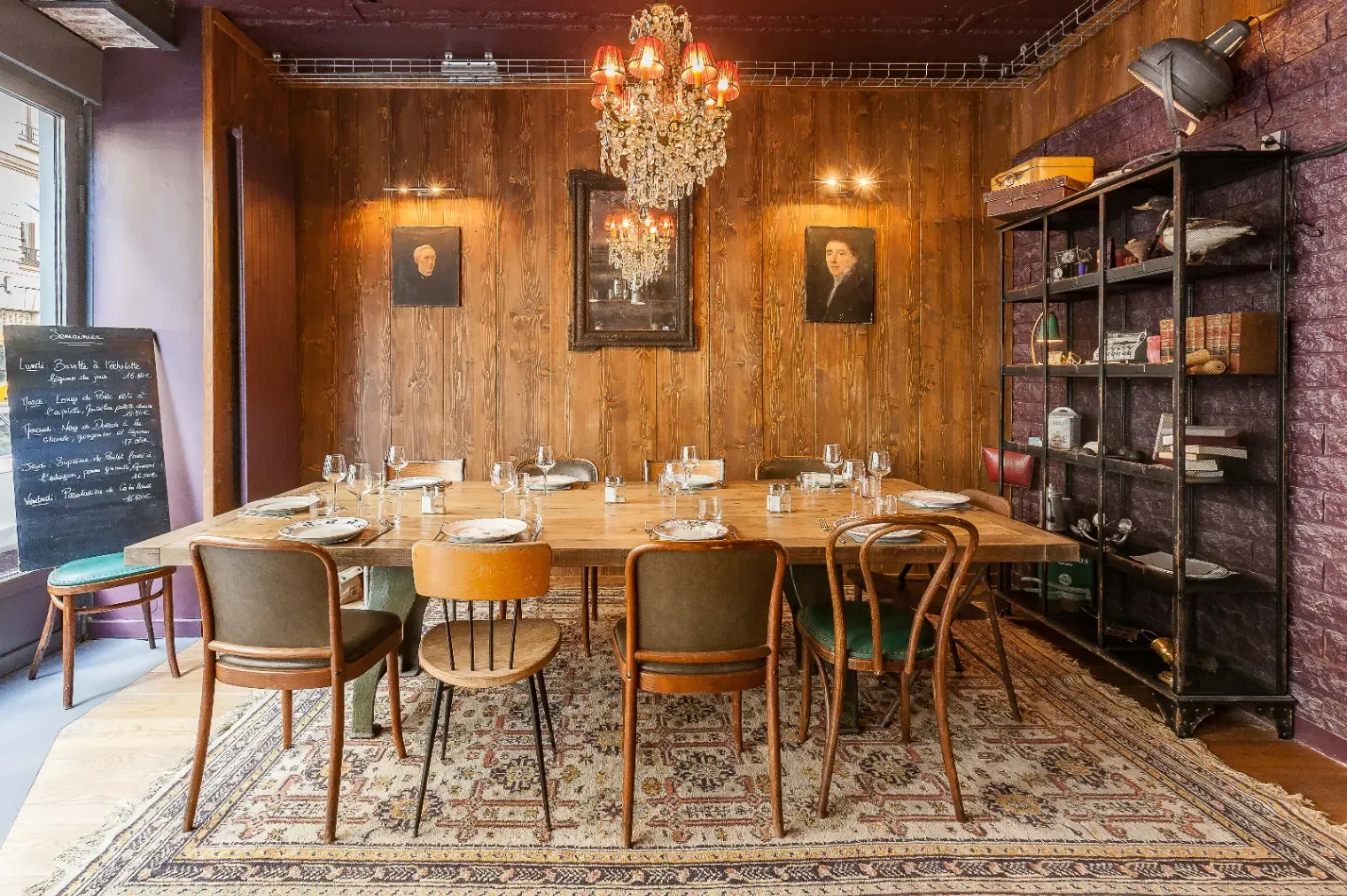 Bistro Parisien Chaleureux pour Événements d'Entreprise dans le 17e
