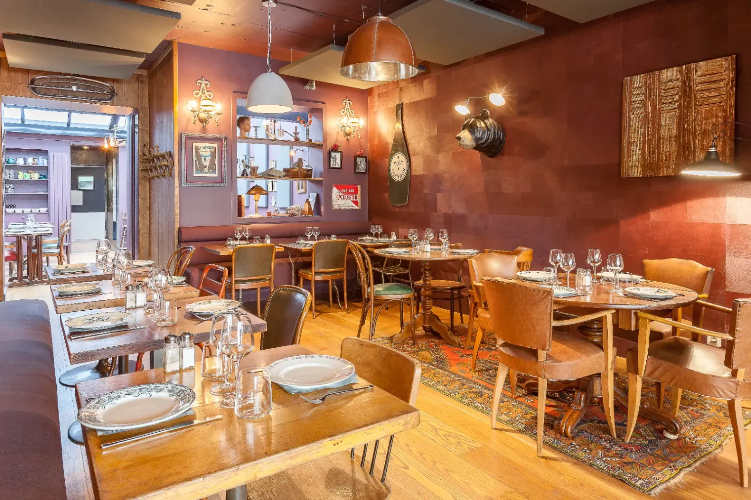 Bistro Parisien Chaleureux pour Événements d'Entreprise dans le 17e